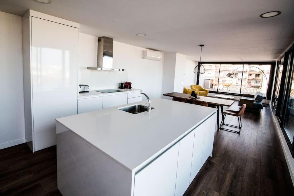 Atico Con Terraza En El Centro De Reus Apartment Exterior foto