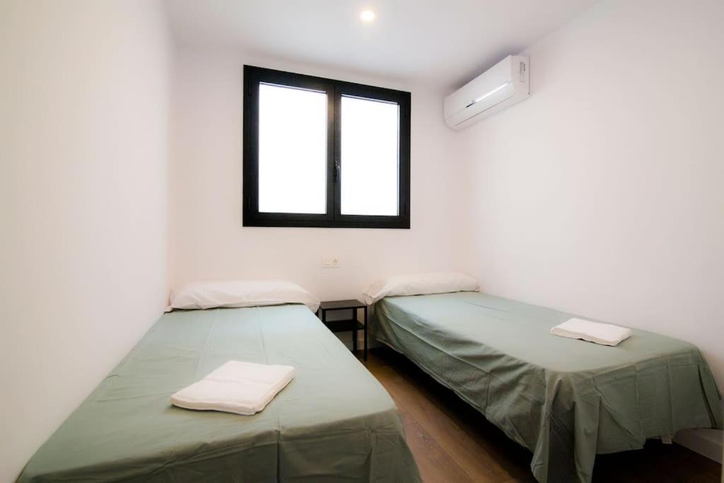 Atico Con Terraza En El Centro De Reus Apartment Exterior foto